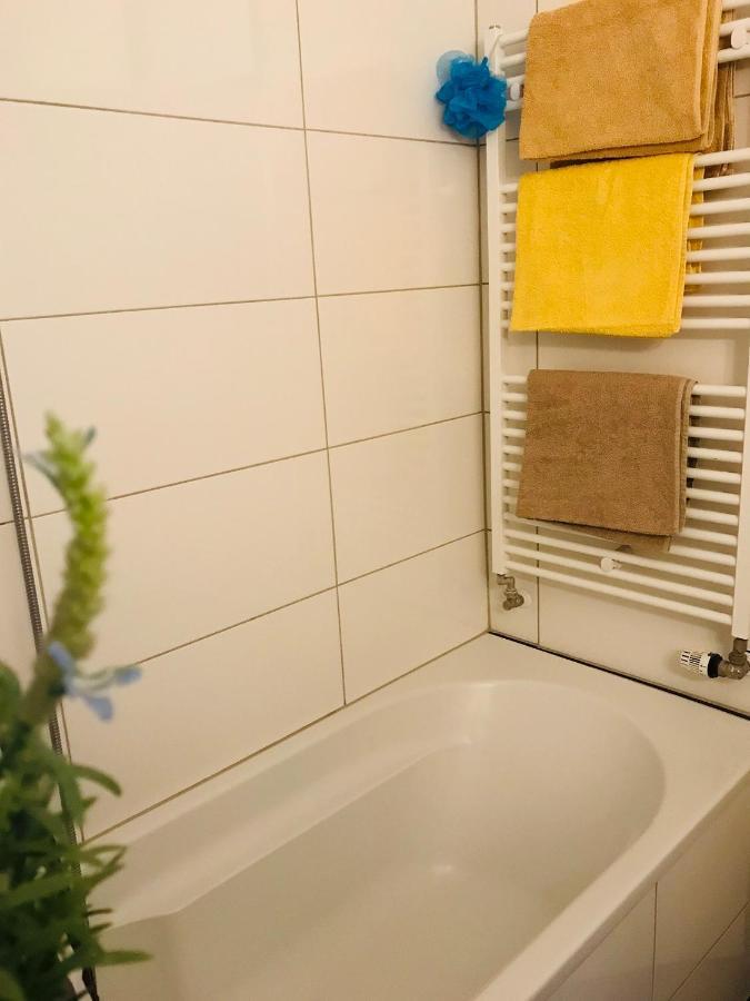 Messe Apartment Koeln West Екстер'єр фото