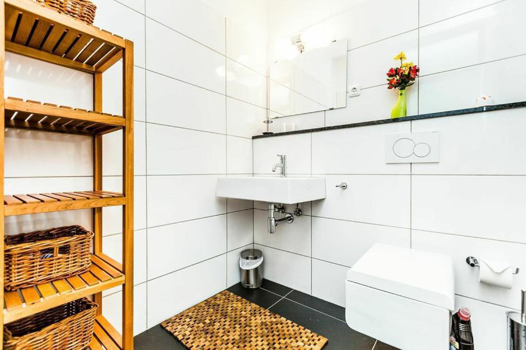 Messe Apartment Koeln West Екстер'єр фото
