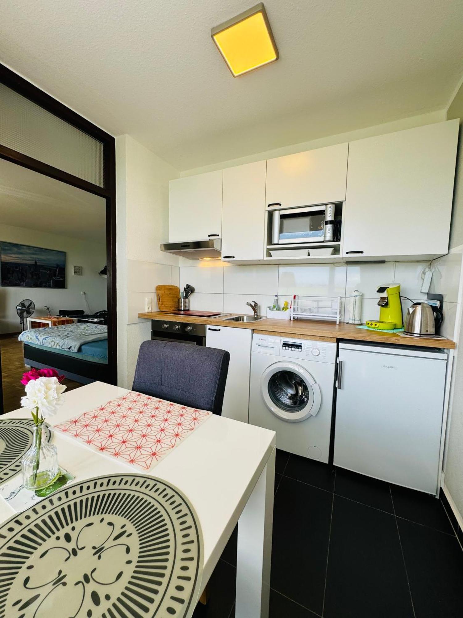 Messe Apartment Koeln West Екстер'єр фото